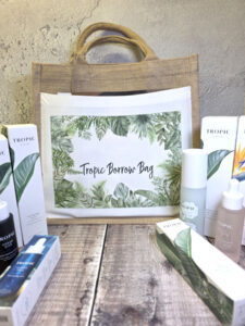 Tropic Borrow Bag Leaves